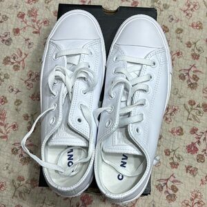 Converse CT OX  unisex women’s 8 chuck Taylor all star leather